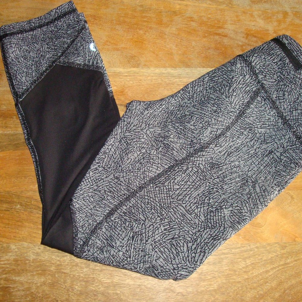 Lululemon Size 4 Crops